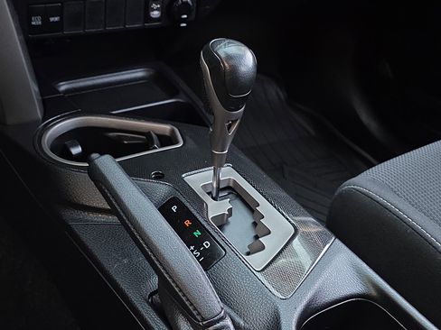 Used 2018 Toyota RAV4 Adventure image 22