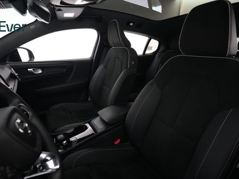 Used 2023 Volvo C40 P8 Recharge Plus w/ Protection Package Premier AWD/4WD image 4