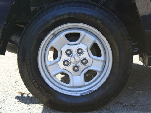 Used 2012 Jeep Patriot Sport image 32