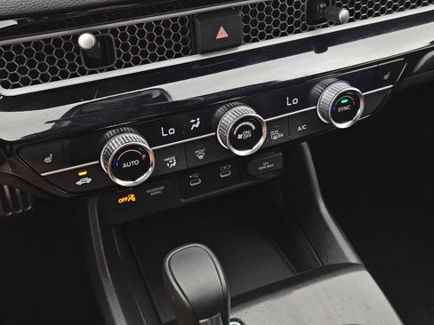 Used 2025 Honda Civic Sport image 19