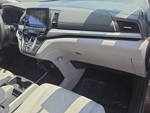 Certified 2024 Honda Odyssey EX-L image 16