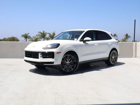 New 2026 Porsche Cayenne AWD/4WD image 1