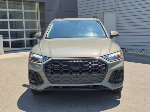 Used 2023 Audi Q5 e Premium Plus AWD/4WD image 9