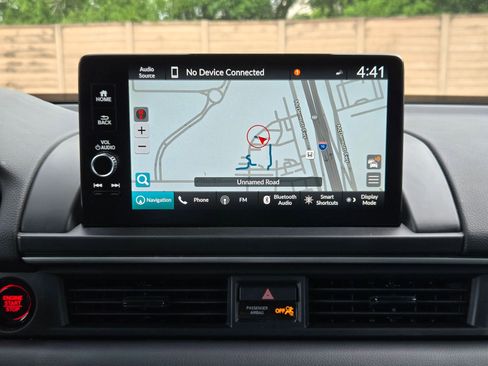 Used 2025 Honda Pilot Touring image 16