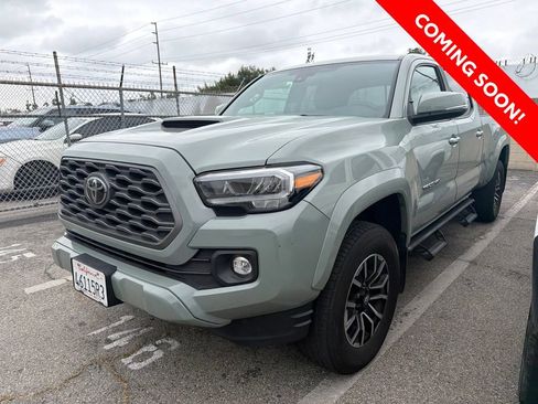 Used 2023 Toyota Tacoma TRD Sport AWD/4WD image 3
