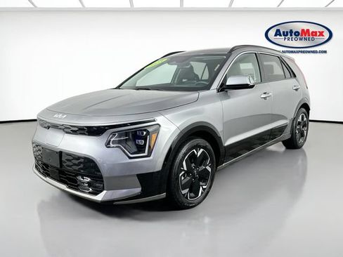 Used 2023 Kia Niro Wave w/ Wave Preserve Package FWD image 1