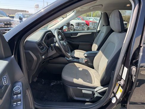 Used 2022 Ford Escape SE FWD image 11