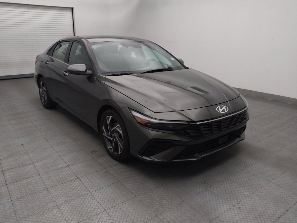 Used 2025 Hyundai Elantra SEL FWD image 13