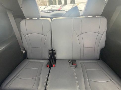 Used 2023 Buick Enclave Essence w/ Experience Buick Package image 15