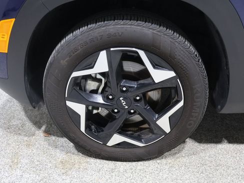 Used 2025 Kia Seltos EX image 8