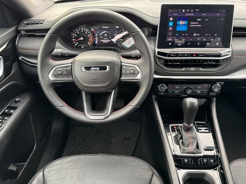 Used 2024 Jeep Compass Trailhawk image 15