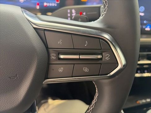 New 2026 Chevrolet Traverse LT w/ Driver Confidence Package AWD/4WD image 19