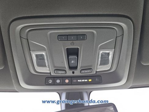 Used 2022 Chevrolet Silverado 1500 LTZ w/ LTZ Convenience Package II AWD/4WD image 18
