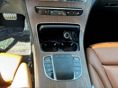 Used 2021 Mercedes-Benz GLC 300 image 23