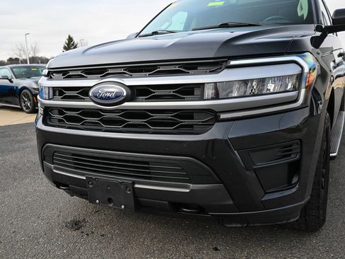 Used 2022 Ford Expedition Max XLT image 11