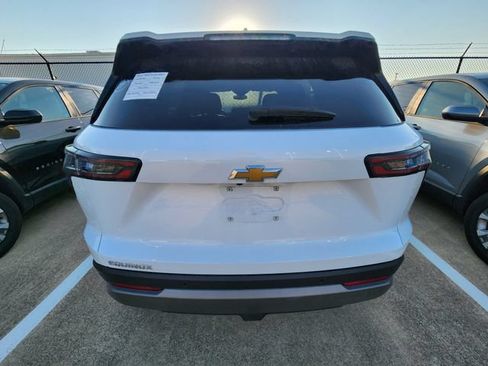 Used 2026 Chevrolet Equinox LT FWD image 5