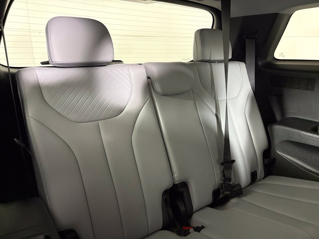 Used 2025 Hyundai Palisade SEL FWD image 18