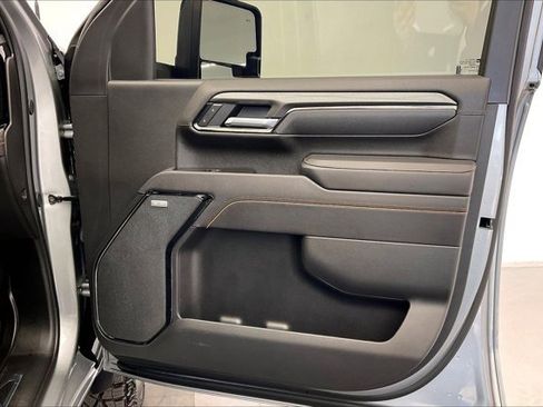 Used 2025 GMC Sierra 3500 AT4 w/ AT4 Premium Plus Package image 26