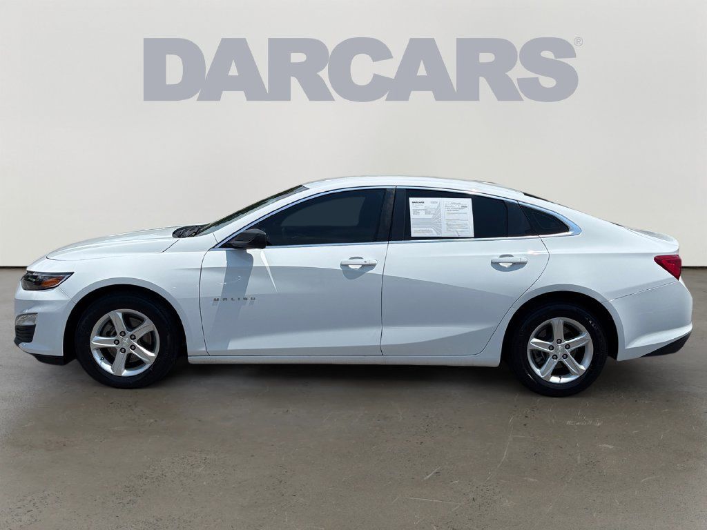 Used 2021 Chevrolet Malibu LS FWD image 4