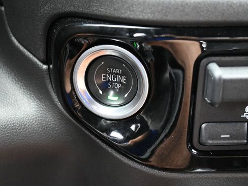 Used 2024 Chevrolet Silverado 1500 High Country w/ Technology Package image 41