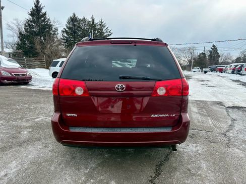 Used 2009 Toyota Sienna LE image 4
