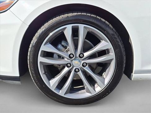 Used 2023 Chevrolet Malibu LT FWD image 23