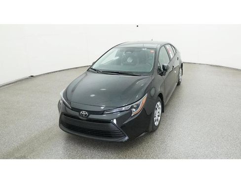 Used 2025 Toyota Corolla LE FWD image 21