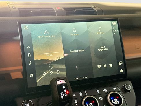 New 2026 Land Rover Defender 110 X-Dynamic SE AWD/4WD image 30
