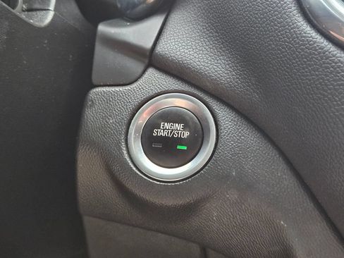 Used 2020 Chevrolet Equinox LT w/ Driver Convenience Package AWD/4WD image 31