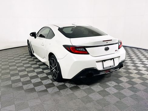Used 2022 Toyota GR86 w/ ALL Weather Mat Package (TMS) RWD image 5