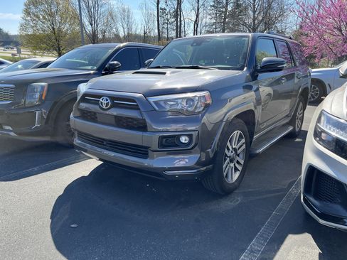 Used 2022 Toyota 4Runner TRD Sport w/ Technology Package image 6