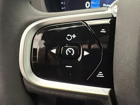 New 2026 Volvo XC60 T8 Ultra w/ Climate Package AWD/4WD image 13