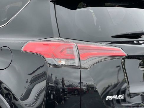 Used 2017 Toyota RAV4 XLE FWD image 9