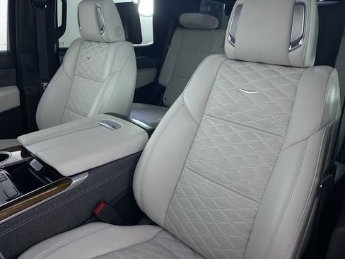 Certified 2025 Cadillac Escalade Premium Luxury Platinum image 12