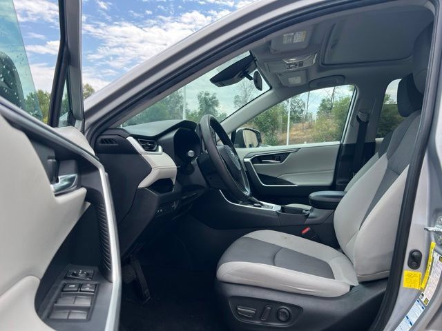 Used 2022 Toyota RAV4 XLE w/ Convenience Package AWD/4WD image 24