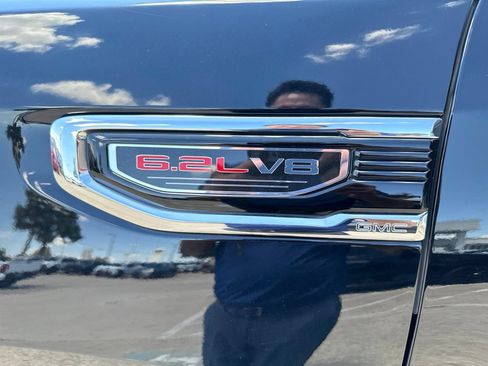 Used 2022 GMC Sierra 1500 Denali w/ Denali Premium Package AWD/4WD image 4