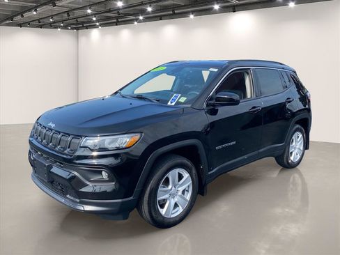 Used 2022 Jeep Compass Latitude AWD/4WD image 3