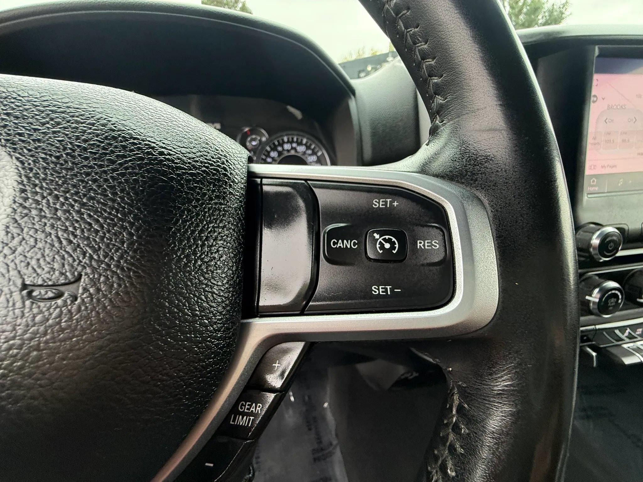 Used 2024 RAM 2500 Big Horn AWD/4WD image 33