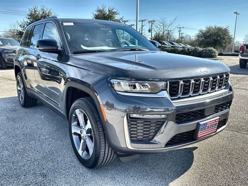 New 2026 Jeep Grand Cherokee Limited RWD image 6