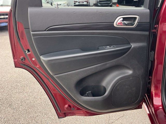 Used 2020 Jeep Grand Cherokee Altitude AWD/4WD image 37