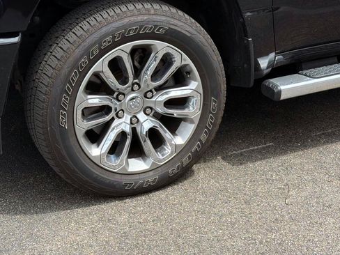 Used 2023 RAM 1500 Laramie AWD/4WD image 5