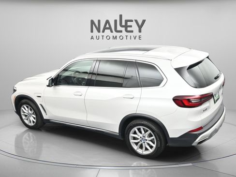 Used 2022 BMW X5 xDrive45e w/ Parking Assistance Package image 11