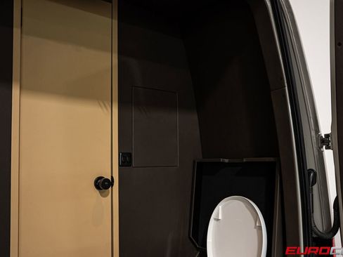 Used 2025 Mercedes-Benz Sprinter 3500 image 18