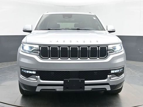 Used 2022 Jeep Wagoneer Series III w/ Premium Group I image 3