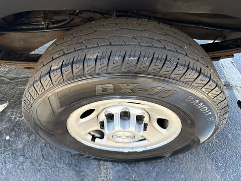 Used 2017 Chevrolet Express 2500 image 12