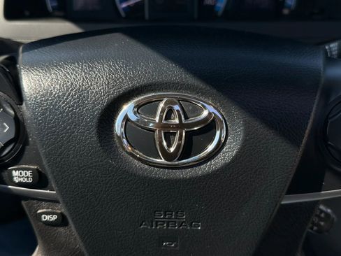 Used 2012 Toyota Camry XLE w/ Leather Pkg FWD image 33