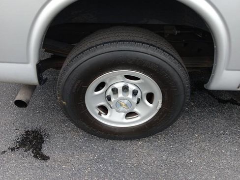 Used 2020 Chevrolet Express 3500 w/ Driver Convenience Package image 39