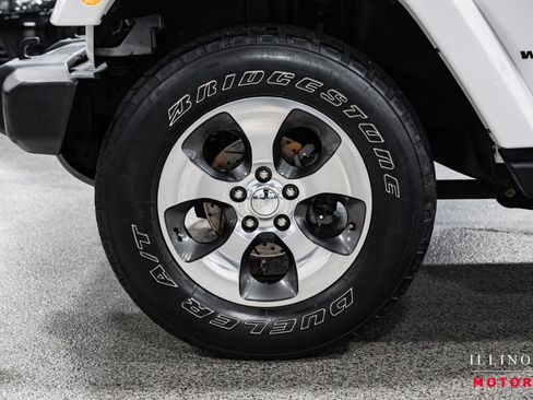 Used 2016 Jeep Wrangler Unlimited Sahara image 8