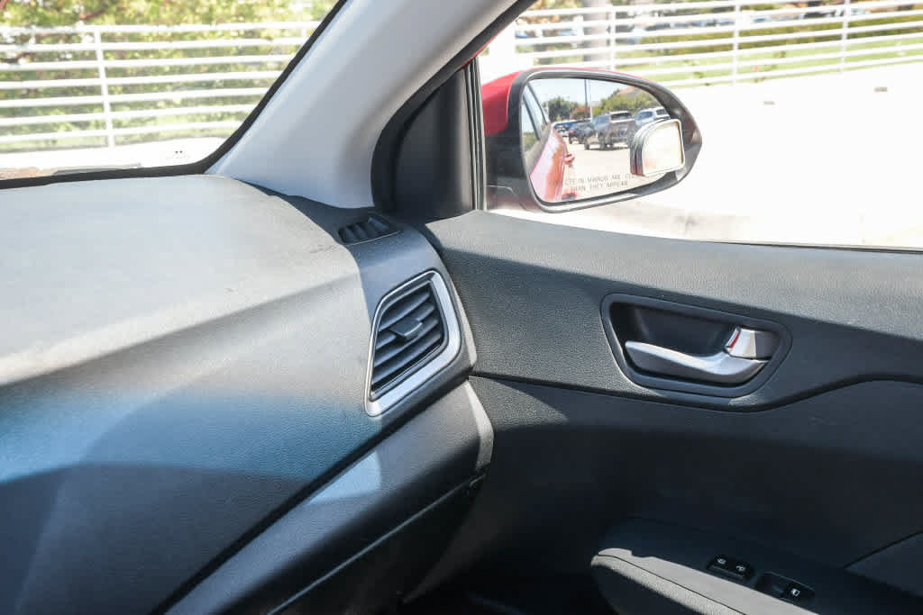Used 2018 Hyundai Accent SE FWD image 16