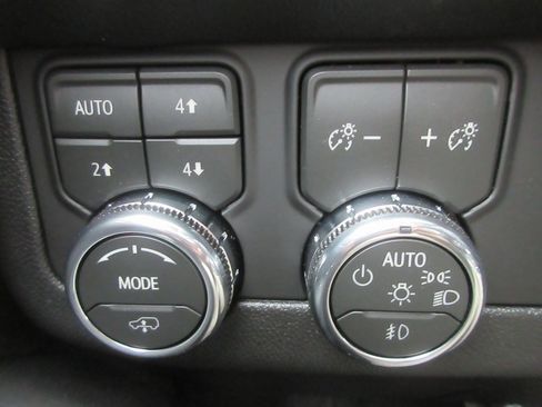 New 2026 GMC Yukon XL Denali w/ Denali Reserve Package image 18